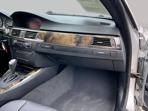 Used 2009 BMW 328i Convertible RWD image 15