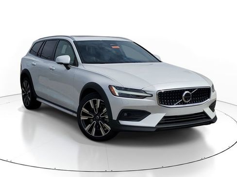 New 2026 Volvo V60 B5 Cross Country Ultra w/ Protection Package Premier AWD/4WD image 1