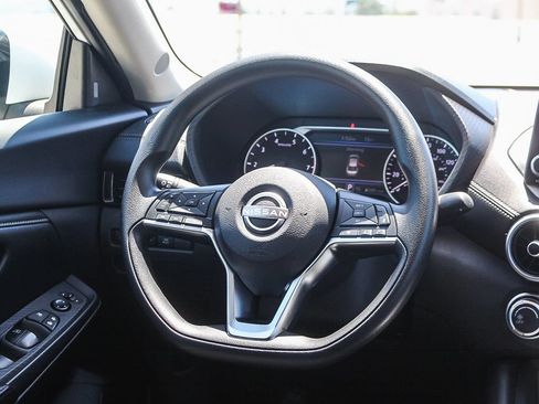 Used 2025 Nissan Sentra SV FWD image 16