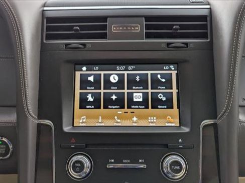 Used 2017 Lincoln Navigator Reserve image 30