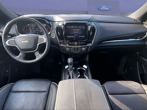 Used 2023 Chevrolet Traverse Premier AWD/4WD image 7