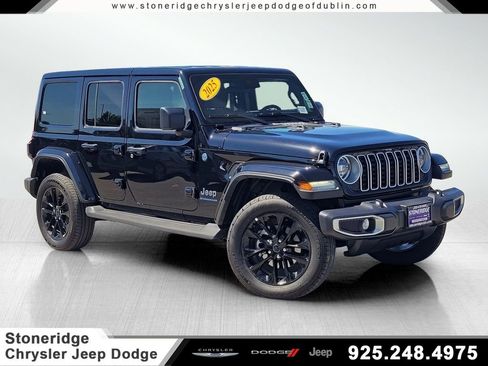 Used 2025 Jeep Wrangler Unlimited Sahara image 1
