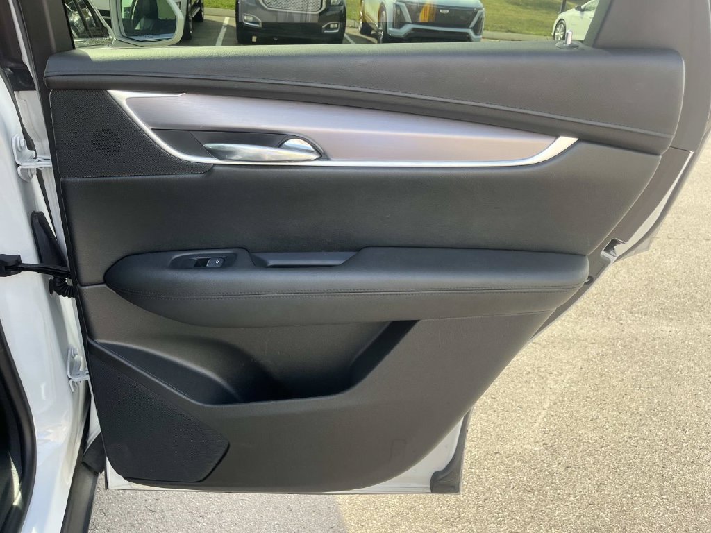 Used 2017 Cadillac XT5 Luxury w/ Driver Awareness Package FWD image 22