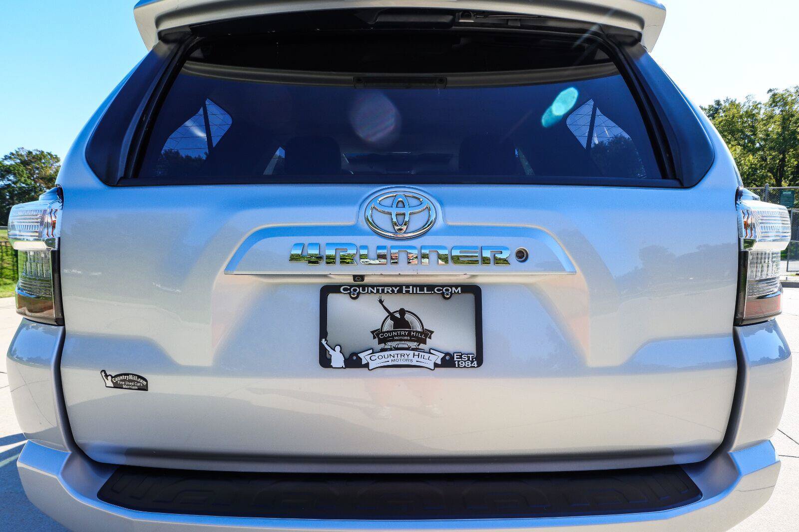 Used 2015 Toyota 4Runner SR5 AWD/4WD image 44