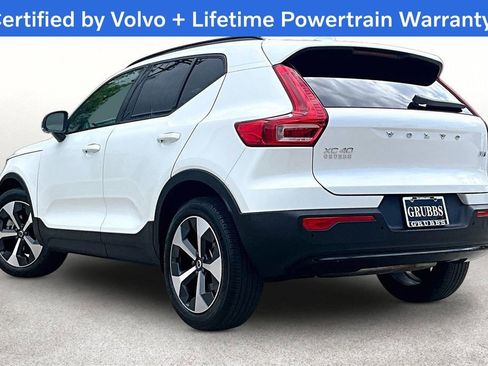 Used 2025 Volvo XC40 B5 Plus AWD/4WD image 16