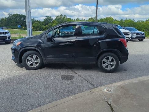 Used 2020 Chevrolet Trax LS FWD image 18