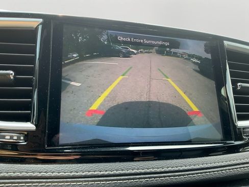 Used 2025 Chrysler Pacifica Limited FWD image 26
