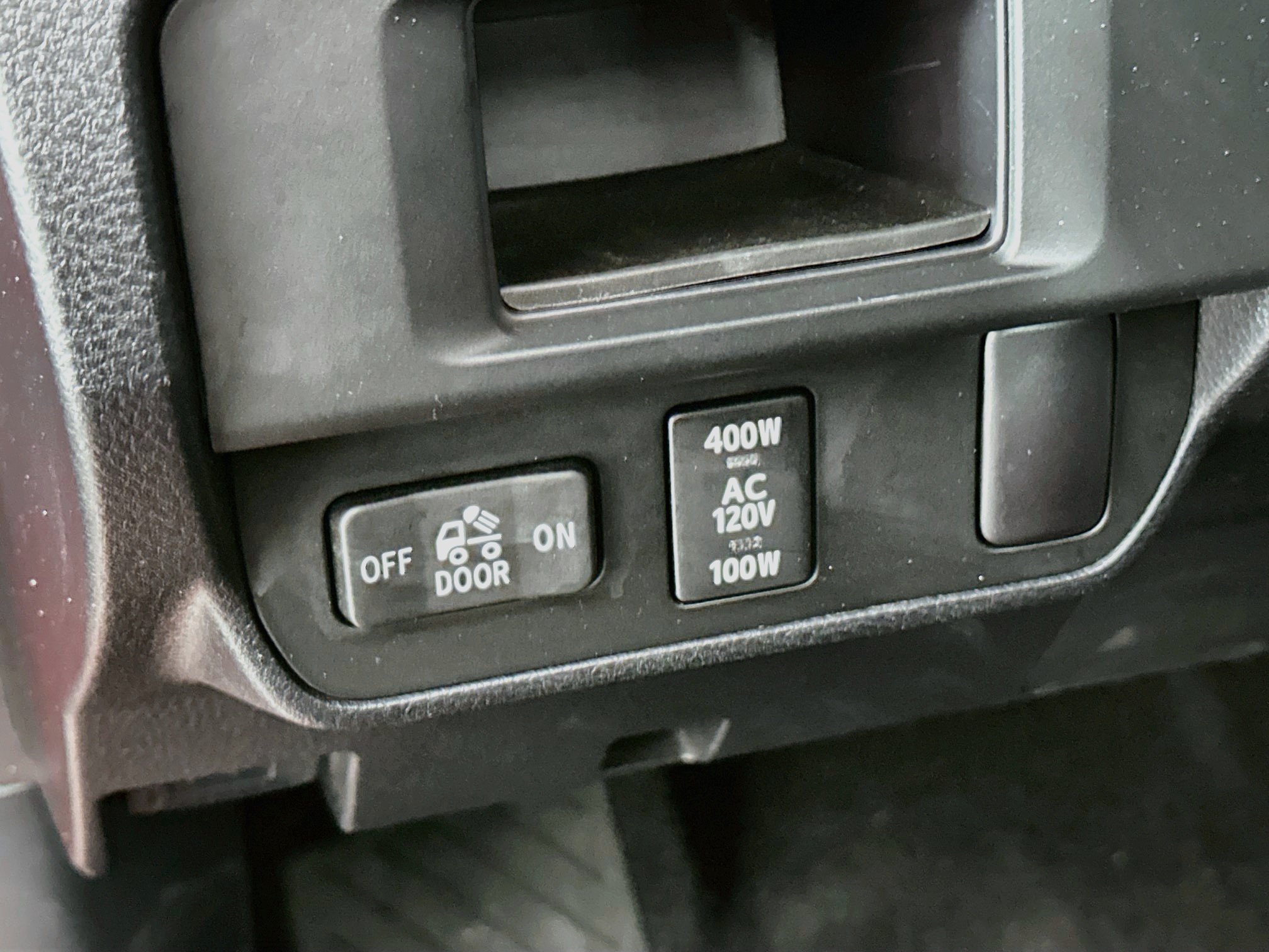 Used 2016 Toyota Tacoma TRD Off-Road w/ Towing Package AWD/4WD image 16