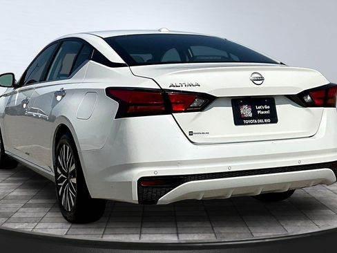Used 2025 Nissan Altima 2.5 SV FWD image 5