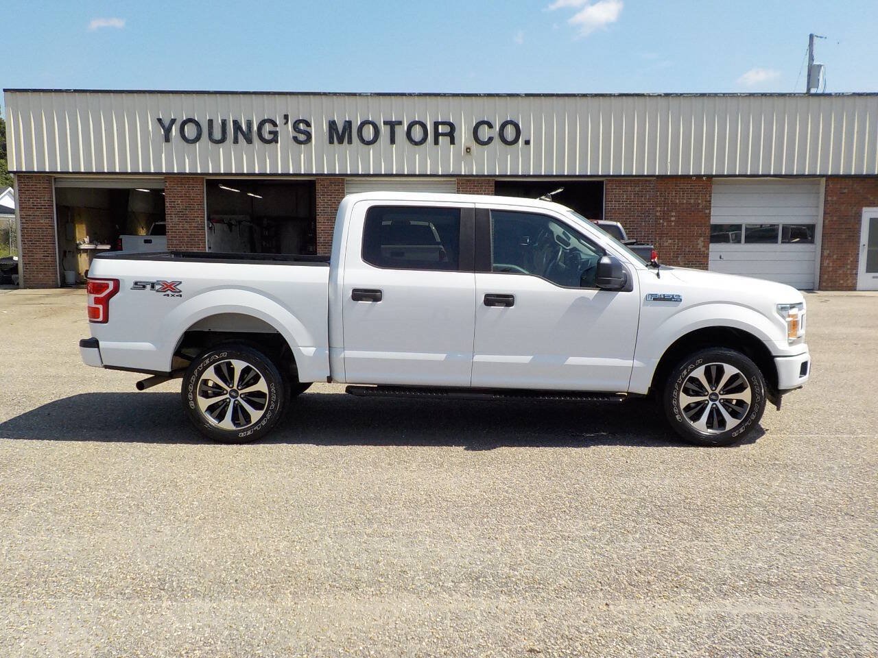 Used 2020 Ford F150 XL w/ Equipment Group 101A Mid AWD/4WD image 7