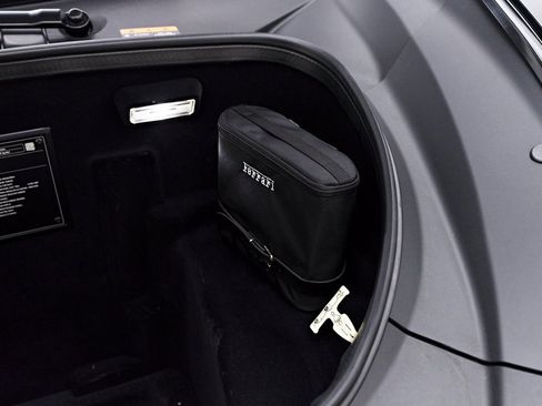 Used 2022 Ferrari F8 Tributo image 24