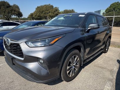 Used 2023 Toyota Highlander XLE