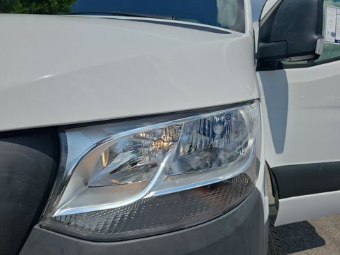 Used 2023 Mercedes-Benz Sprinter 2500 image 31