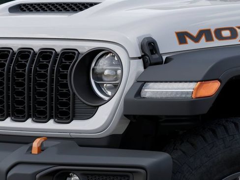 Used 2026 Jeep Gladiator Mojave AWD/4WD image 10