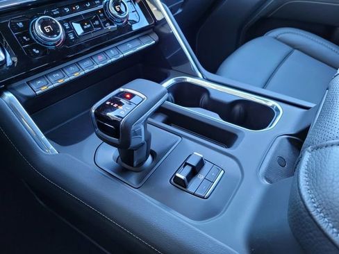 Used 2025 GMC Sierra 1500 Denali image 12