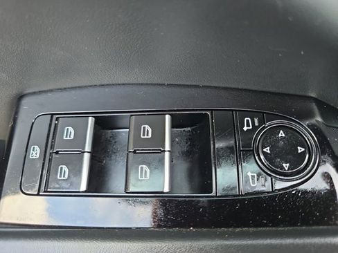 Used 2025 MAZDA MAZDA3 s image 30