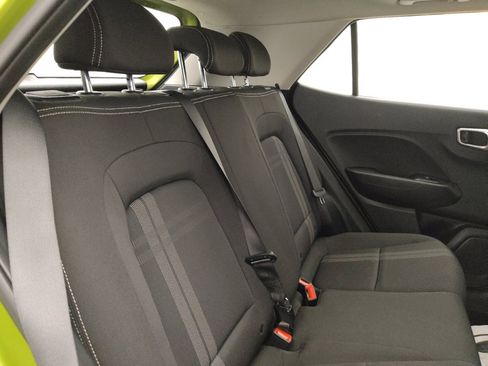 Used 2023 Hyundai Venue SEL FWD image 19