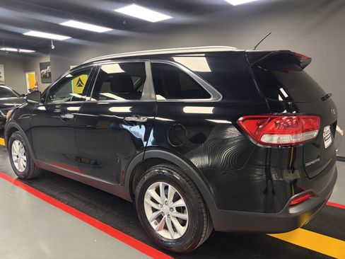Used 2016 Kia Sorento LX FWD image 3