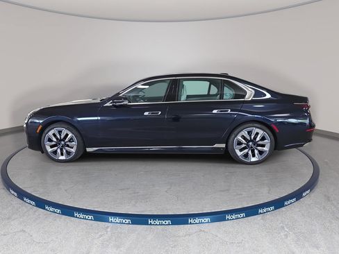 Used 2023 BMW i7 xDrive60 AWD/4WD image 11