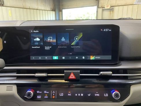Used 2026 Kia Sportage EX FWD image 40