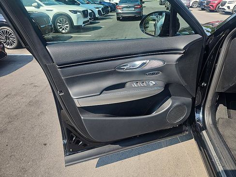 Used 2025 Genesis GV70 2.5T w/ Select Package AWD/4WD image 11