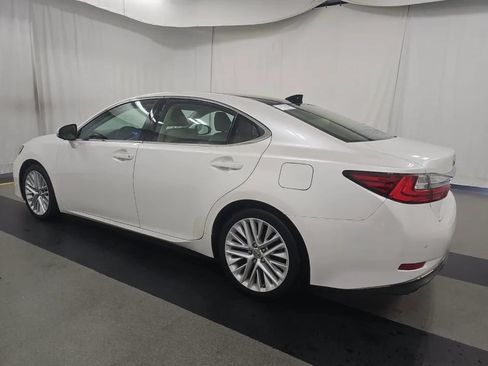 Used 2017 Lexus ES 350 w/ Ultra Luxury Package FWD image 2