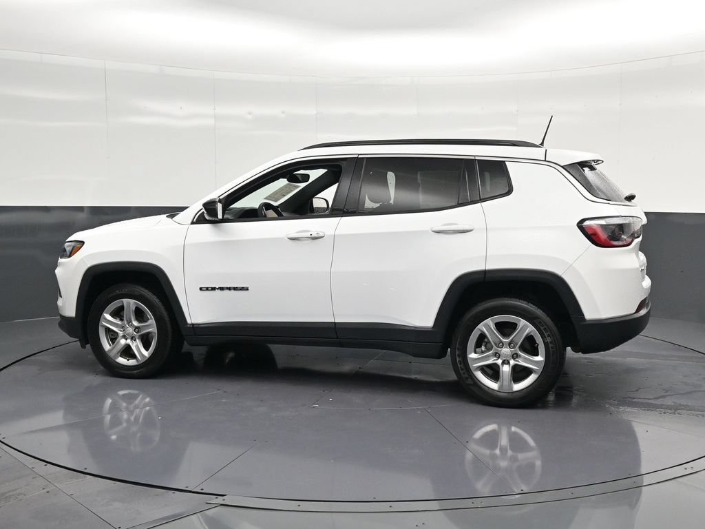 Used 2023 Jeep Compass Latitude AWD/4WD image 8