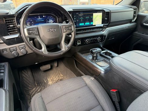 Used 2023 Chevrolet Silverado 1500 RST image 4