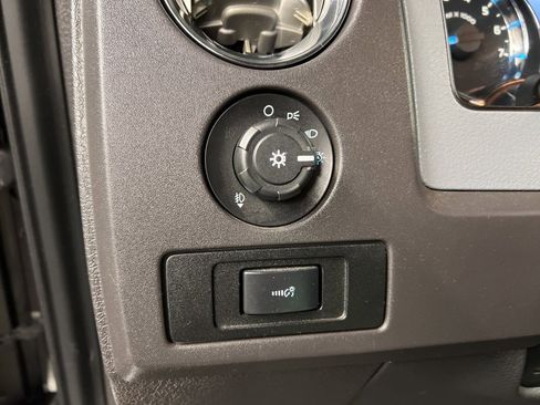 Used 2011 Ford F150 XLT w/ XLT Chrome Pkg image 18