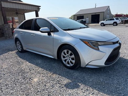 Used 2021 Toyota Corolla LE FWD image 4