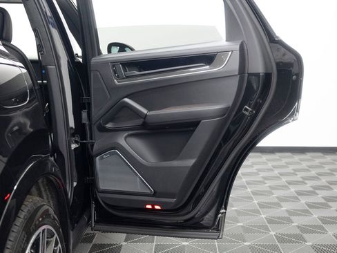 New 2026 Porsche Cayenne Turbo image 28