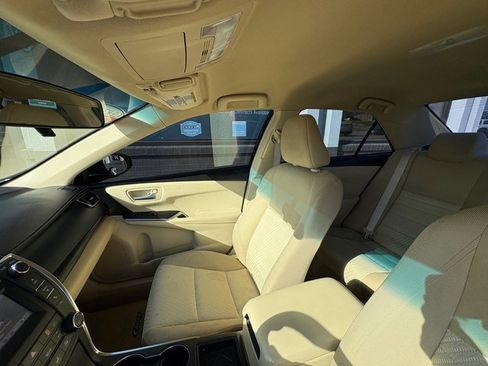 Used 2017 Toyota Camry LE image 15