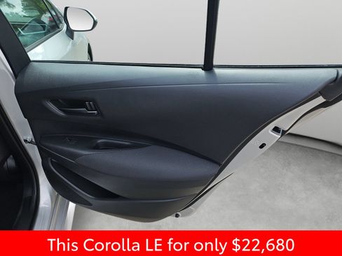 Used 2025 Toyota Corolla LE FWD image 37