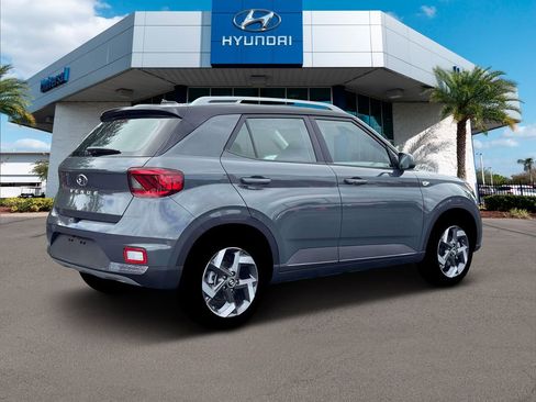 New 2026 Hyundai Venue SEL FWD image 9