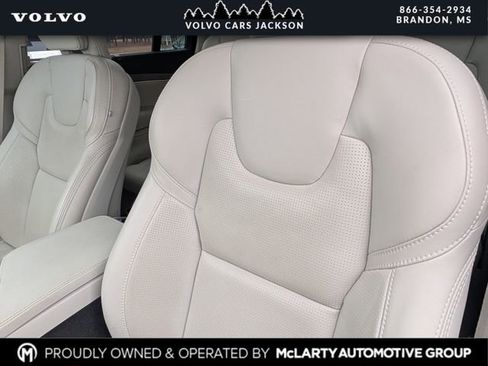 Used 2023 Volvo XC90 B6 Ultimate w/ Protection Package Premier image 14