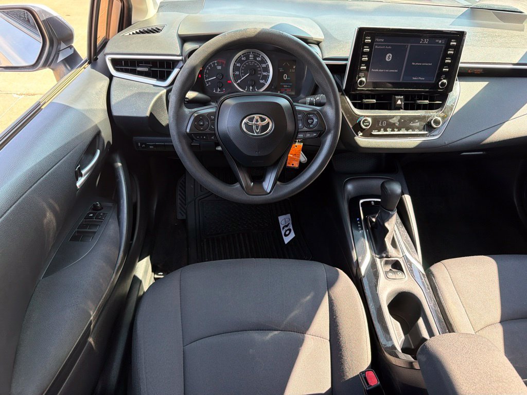 Used 2020 Toyota Corolla LE FWD image 19