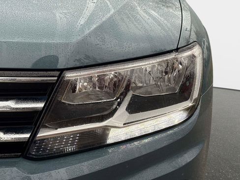 Used 2020 Volkswagen Tiguan SE image 10