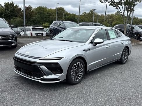 New 2025 Hyundai Sonata SEL image 3