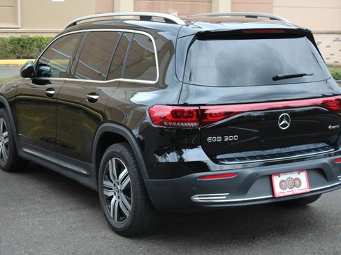 Used 2022 Mercedes-Benz EQB 300 4MATIC image 7