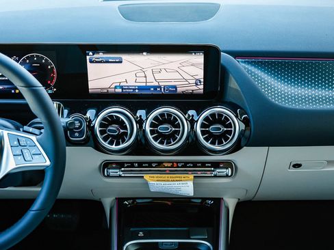 New 2026 Mercedes-Benz GLA 250 4MATIC image 11