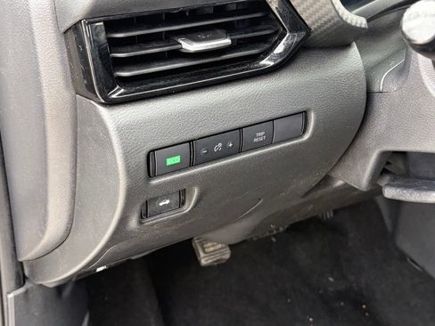 Used 2023 Nissan Sentra SV FWD image 8