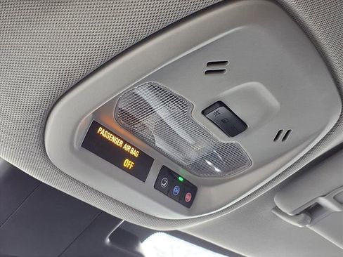 Used 2025 Chevrolet Trax LT image 13