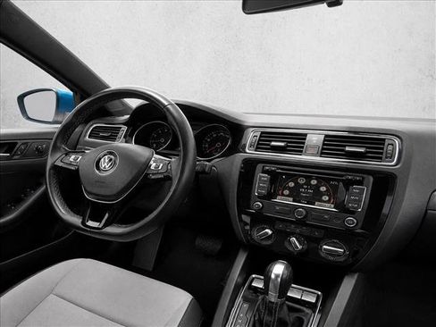 Used 2015 Volkswagen Jetta Sport FWD image 15