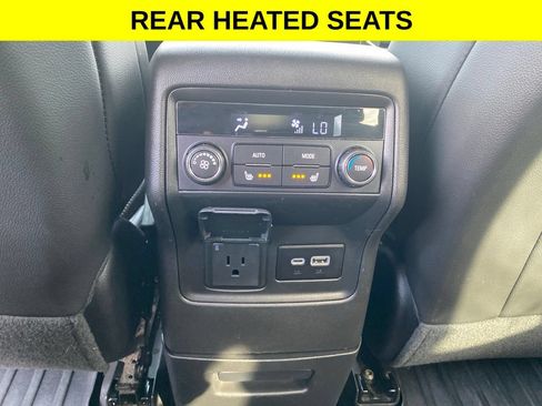 Used 2023 GMC Acadia SLT w/ Preferred Package FWD image 20