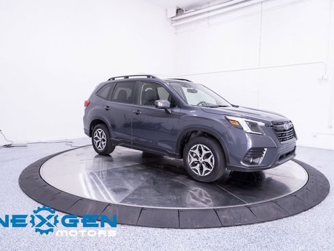 Used 2024 Subaru Forester Premium image 2
