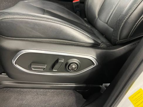 Used 2023 Jeep Wagoneer Series III w/ Rear Seat Video Group 1 image 22