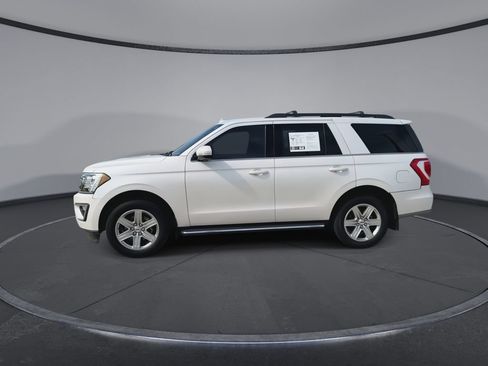 Used 2019 Ford Expedition XLT w/ Equipment Group 202A RWD image 5