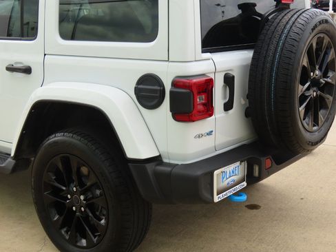 Used 2024 Jeep Wrangler Sahara w/ Safety Group image 15