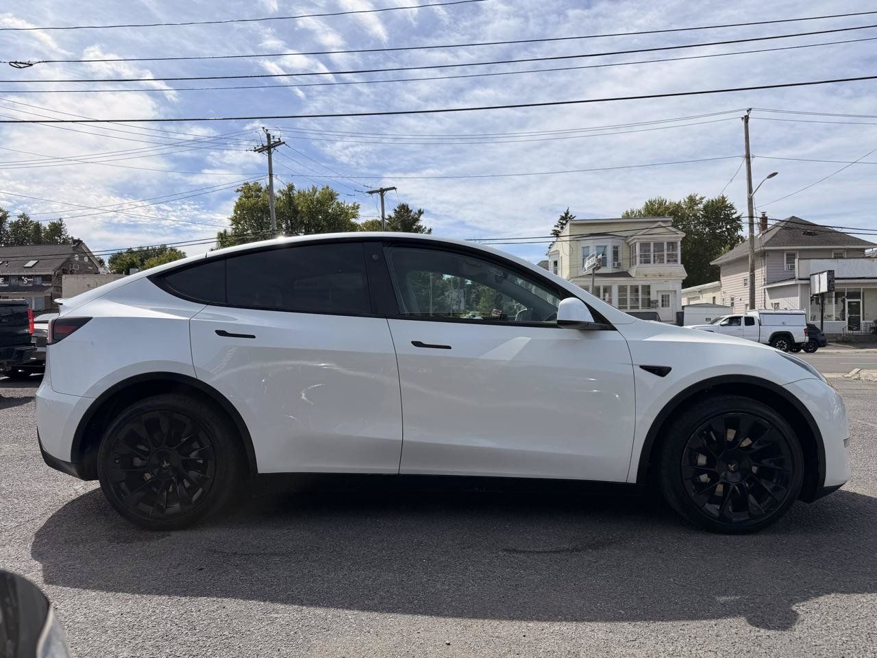 Used 2023 Tesla Model Y Long Range AWD/4WD image 4