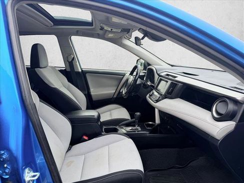 Used 2018 Toyota RAV4 XLE image 30